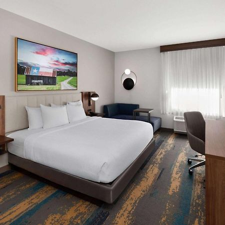La Quinta Inn & Suites By Wyndham San Antonio At The Rim Exteriér fotografie