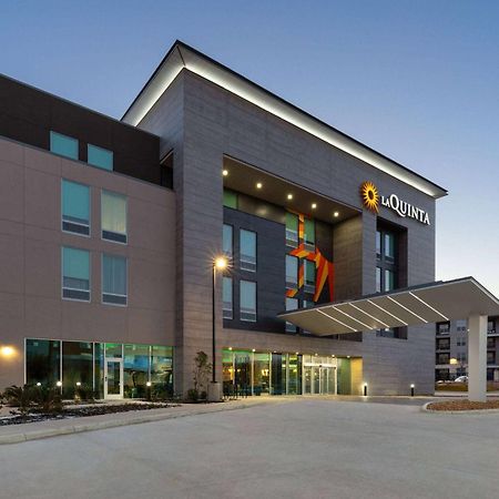 La Quinta Inn & Suites By Wyndham San Antonio At The Rim Exteriér fotografie