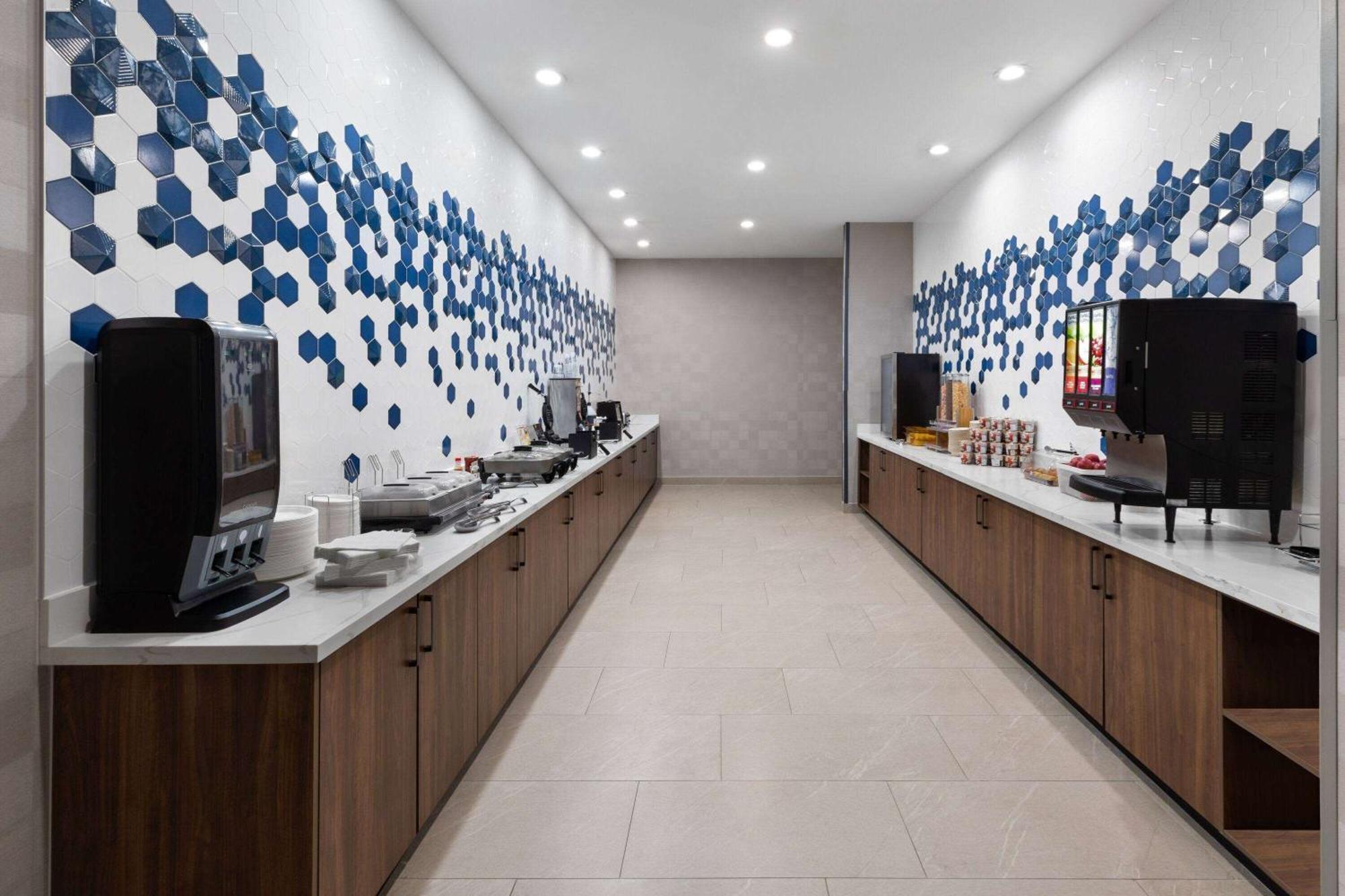 La Quinta Inn & Suites By Wyndham San Antonio At The Rim Exteriér fotografie