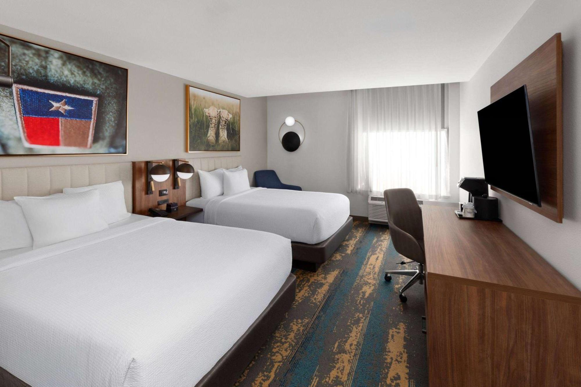 La Quinta Inn & Suites By Wyndham San Antonio At The Rim Exteriér fotografie