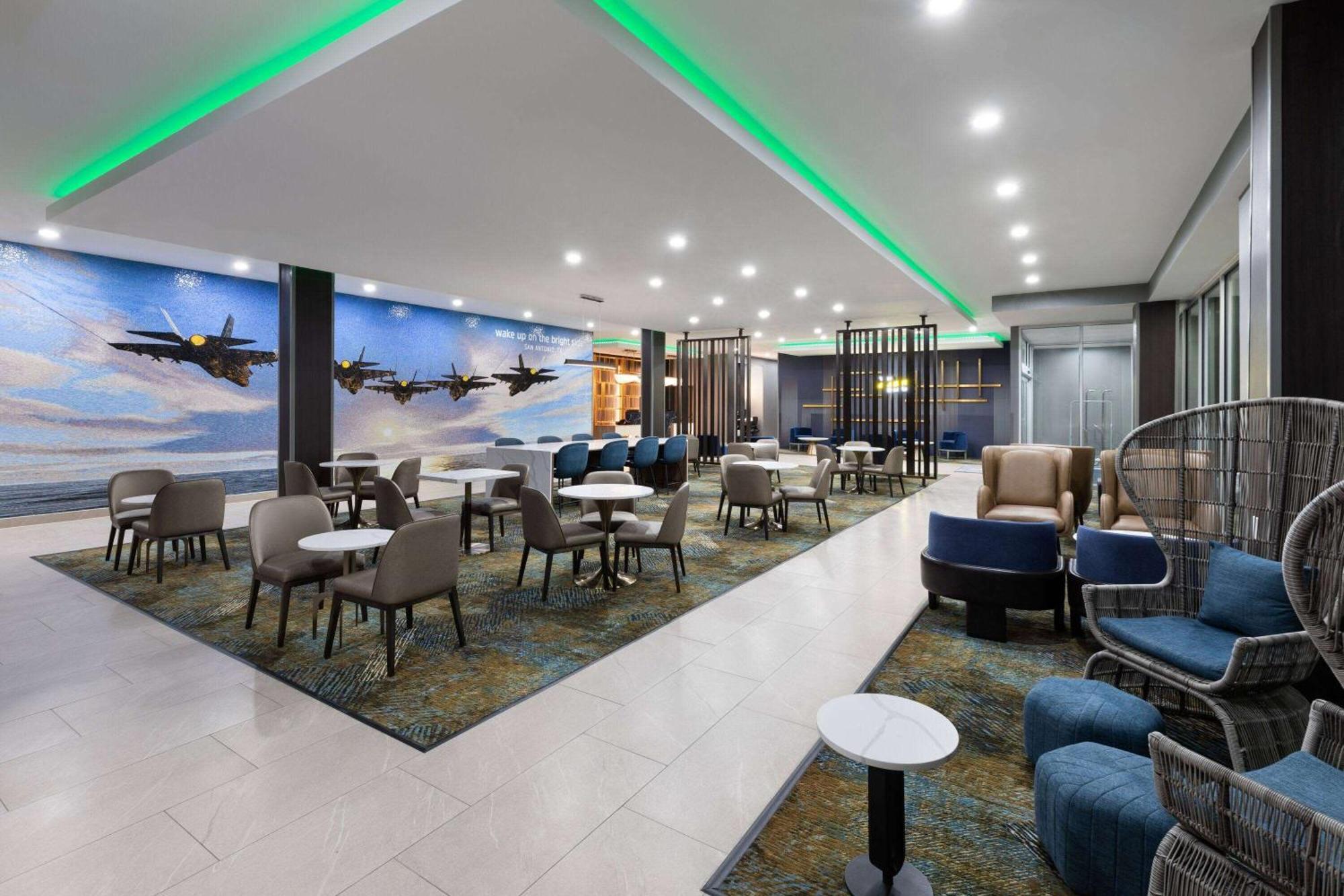 La Quinta Inn & Suites By Wyndham San Antonio At The Rim Exteriér fotografie